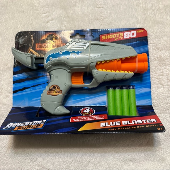 Jurassic World Blue Blaster Dart Gun Adventure Force Shoots up to 80 Feet NEW - Picture 1 of 2